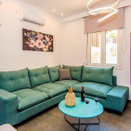 Avocado Villa Offering Peace And Relaxation อาร์กอสโตลี ภายนอก รูปภาพ