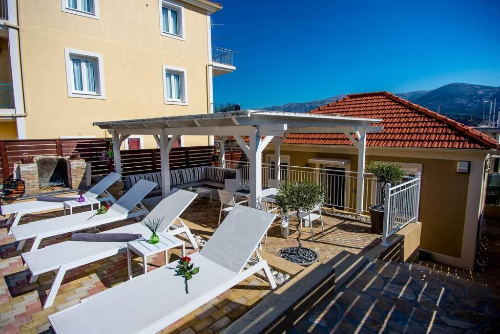 Avocado Villa Offering Peace And Relaxation อาร์กอสโตลี ภายนอก รูปภาพ