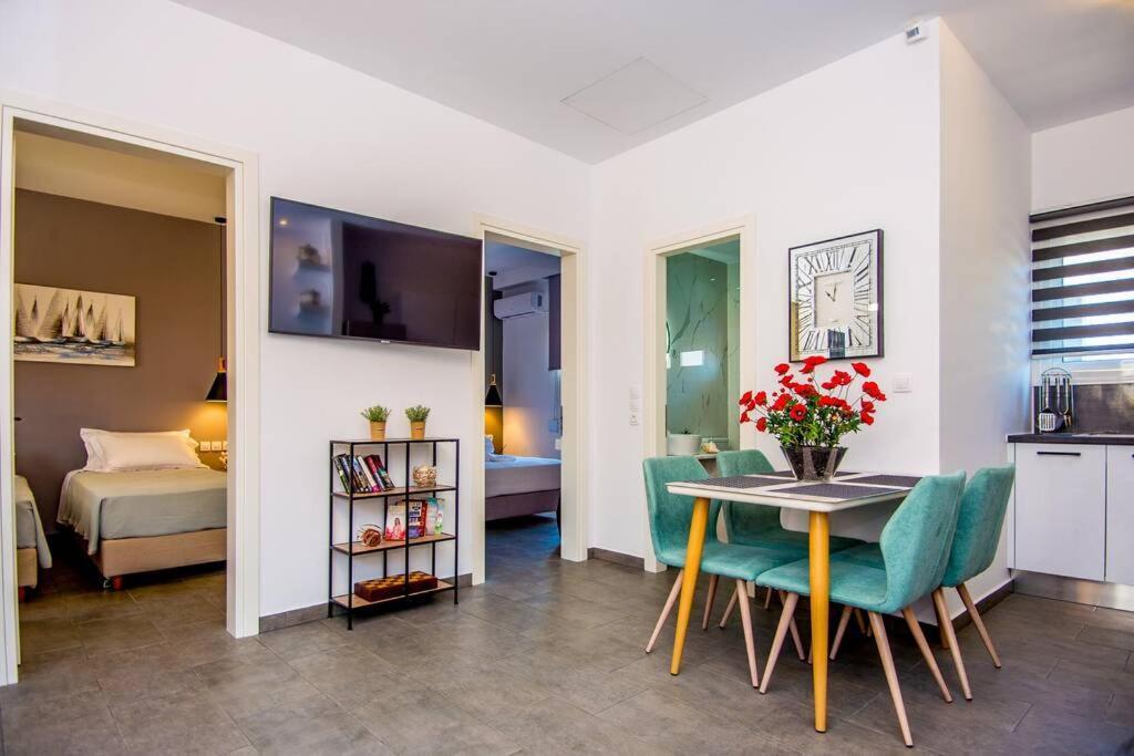 Avocado Villa Offering Peace And Relaxation อาร์กอสโตลี ภายนอก รูปภาพ