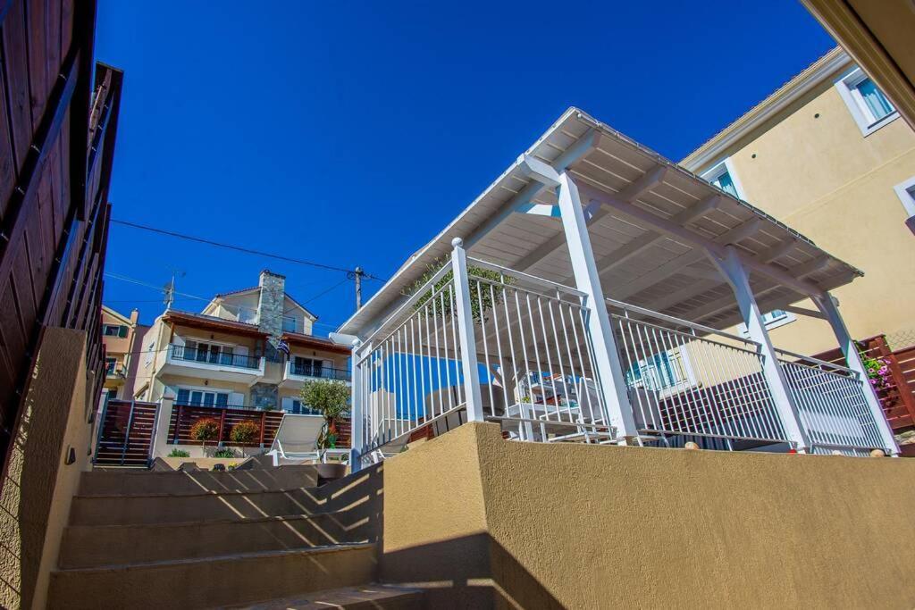 Avocado Villa Offering Peace And Relaxation อาร์กอสโตลี ภายนอก รูปภาพ