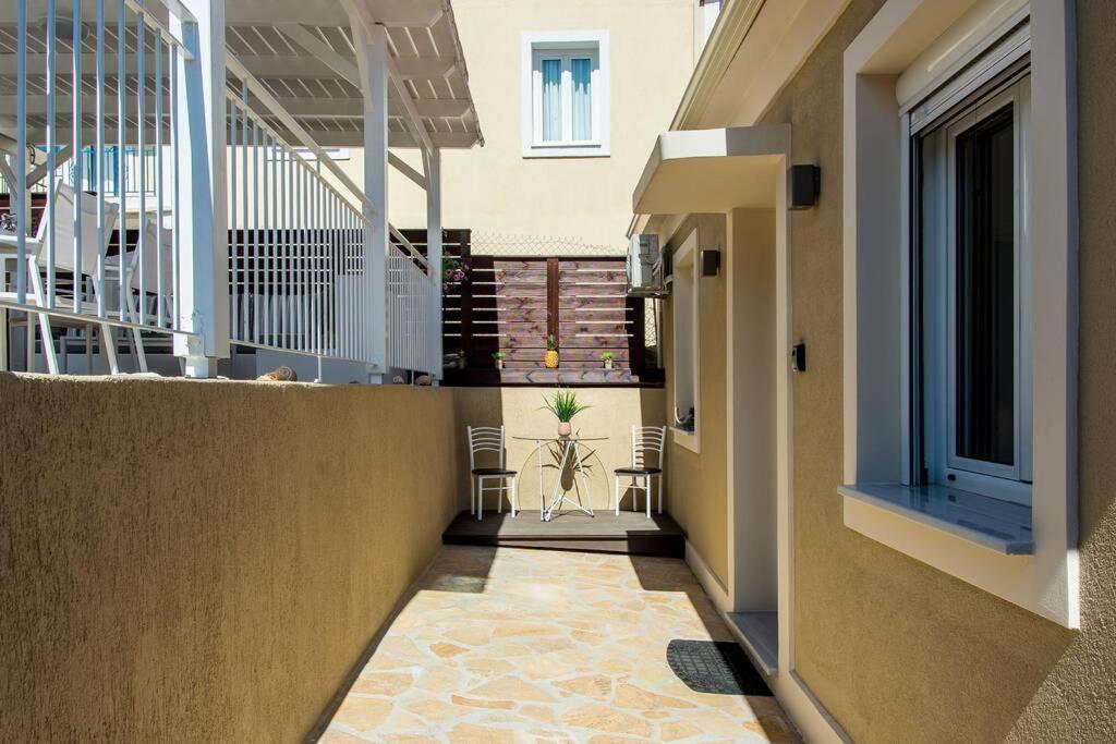 Avocado Villa Offering Peace And Relaxation อาร์กอสโตลี ภายนอก รูปภาพ